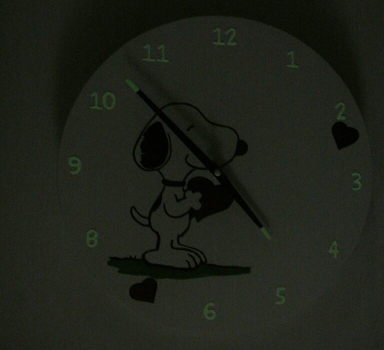 Ceas perete Snoopy fosforescent snoopy fosforescent cu limbi
