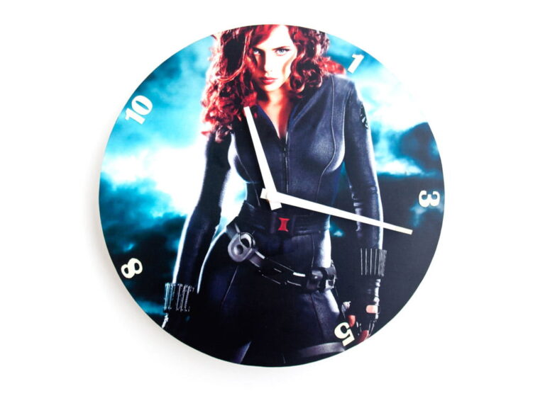 Ceas perete Scarlett Johansson, văduva neagră Ceas Scarlett Johansson