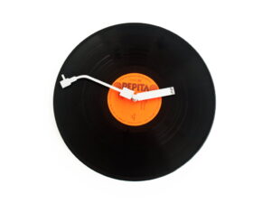 La musique avant toute chose, ceas de perete ceas muzica portocaliu