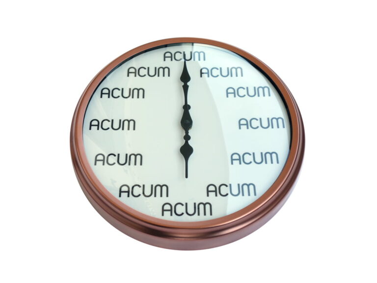 NOW, ceas de perete acum este momentul