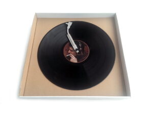 La musique avant toute chose, ceas de perete la musique personalizat in cutie