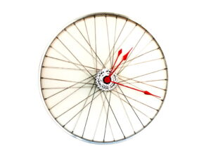 roata bicicleta ceas limbi rosii