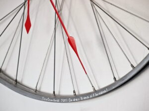roata de bicicleta gravata