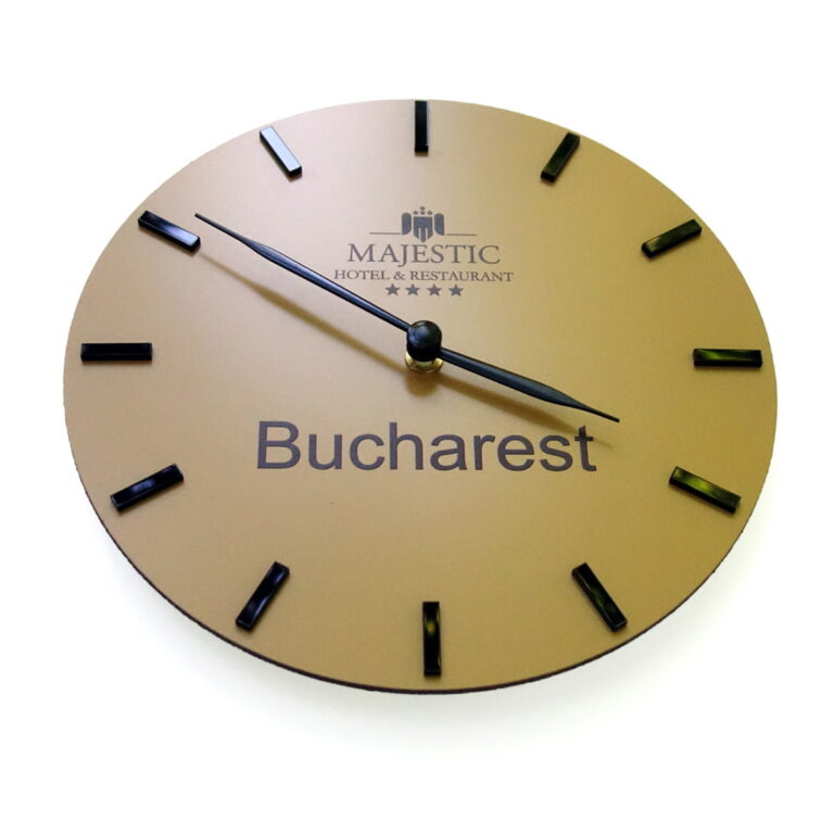 Auriu mat cu negru lucios
