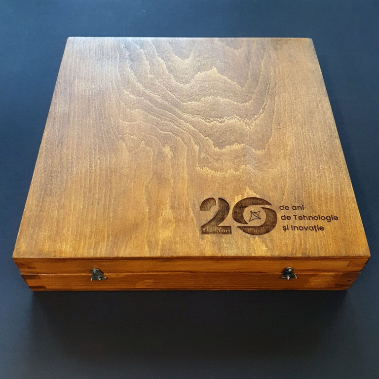 Cutie lemn recondiționată personalizată gravură laser
