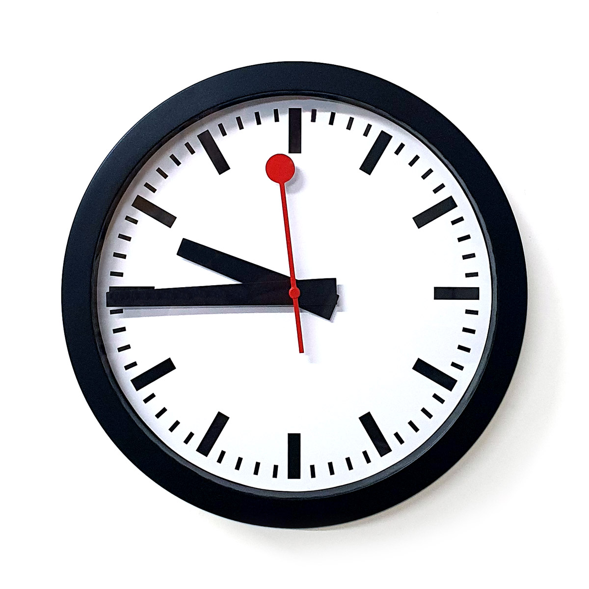 Ceas cu stil elvețian alpin, radiocomandat, rotund, 30 cm Ceas cu stil elvețian alpin radiocomandat